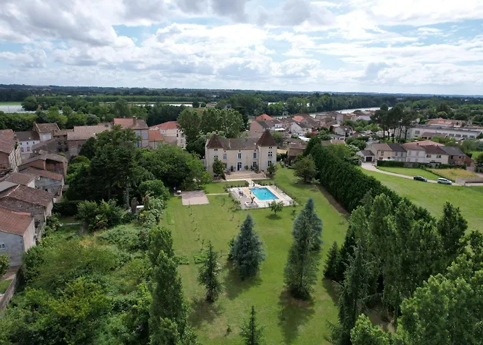 Ferienhaus Domaine De - De Groupe - Piscine Lamagistère